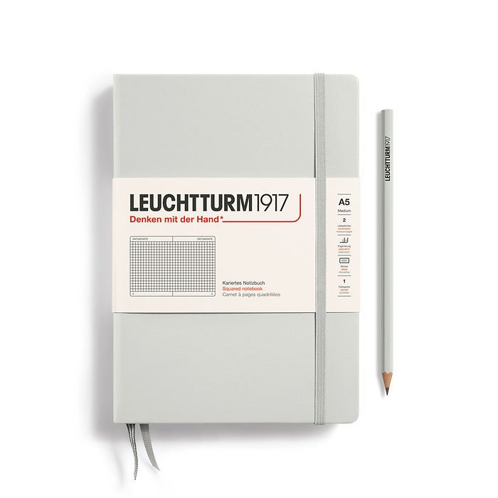 Notizbuch Medium (A5), Hardcover, 251 nummerierte Seiten, Light Grey, kariert