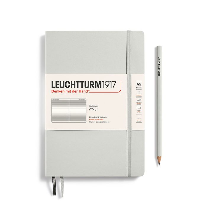 Notizbuch Medium (A5), Softcover, 123 nummerierte Seiten, Light Grey, liniert